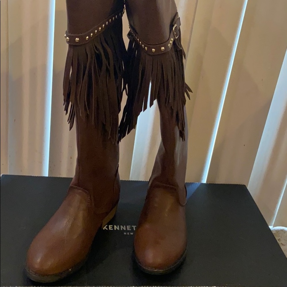Kennth Cole ( Downtown Fringe Boots) Brand New